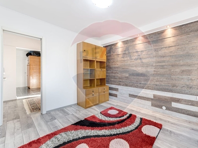 Apartament 3 camere vanzare in bloc de apartamente Arad, Aurel Vlaicu