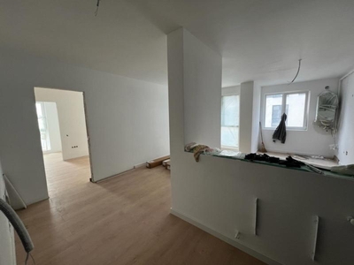 Apartament de 3 camere finisat, 61 mp, zona Eroilor