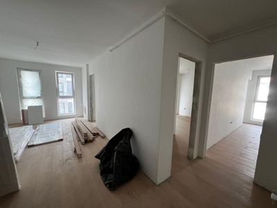 Apartament de 3 camere finisat, 61 mp, zona Eroilor