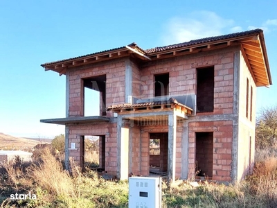 Casa 4 camere de vanzare in Chinteni