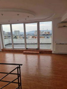 De vanzare apartament 6 camere Zorilor