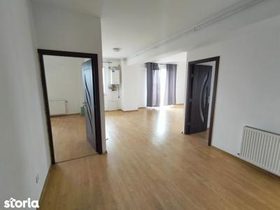 Shopping Plaza - apartament cu 3 camere si balcon dublu de vanzare.