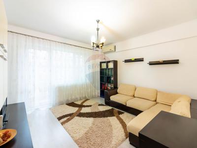 Apartament 3 camere vanzare in bloc de apartamente Bucuresti, Straulesti