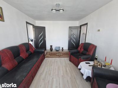 Apartament cu 2 camere, situat în zona de sus a oraşului.