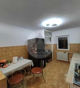 Apartament 2 camere semidecomandat Lipovei langa Biserica etaj 2