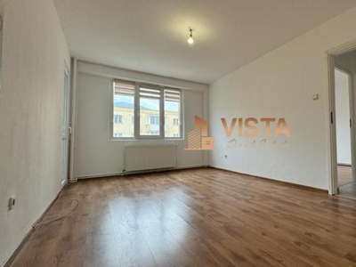 Apartament 3 camere, etaj intermediar, zona Noua, Brasov