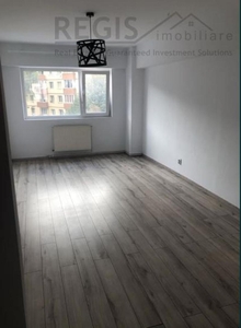 Apartament 4 camere de inchiriat