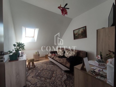 Apartament 4 camere | Mansarda | Zona Cetatii