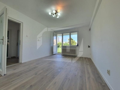 Apartament cu 3 camere, decomandat, zona Baza Sportiva Gheorgheni