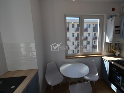 Apartament cu 3 camere, ultrafinisat, etaj intermediar