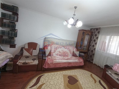 Burdujeni apartament 3 camere decomandat (3C3457)