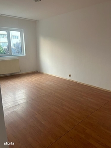 Vând apartament cu 2 camere, Mioveni, etaj 1