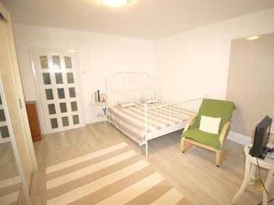 Apartament 1 Camera, De Vanzare, Strada Brasovului, Tudor