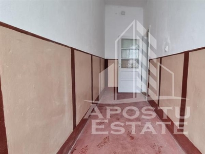 Apartament 2 camere in zona Parneava nemobilat