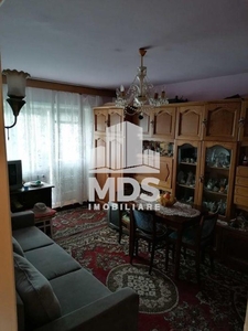 Apartament 3 camere, decomandat, zona Mircea cel Batran