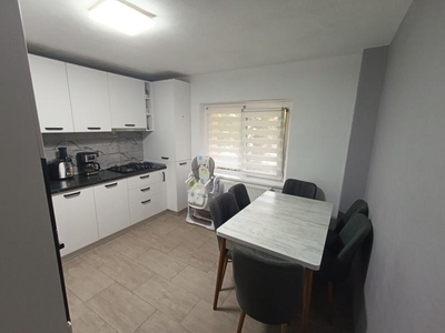 Apartament 3 camere decomandat,mobilat si utilat,zona Noua