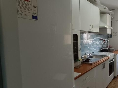 Apartament 3 camere zona Biserica SF. Dumitru, etaj 4 cu sarpanta