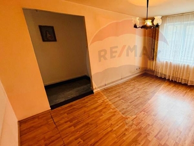 Apartament cu 2 camere de vanzare Bd Bucuresti