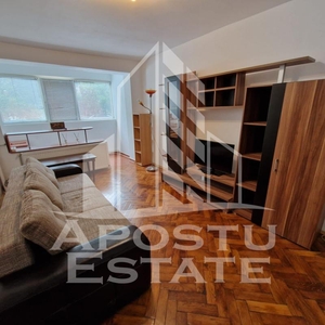 Apartament cu 2 camere, la parter, zona Olimpia Stadion