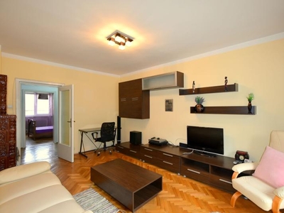 Apartament cu 3 camere chirie - Piata Unirii