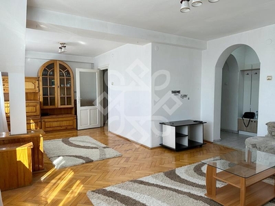 Apartament cu 3 camere de inchiriat pe Calea Aradului, Oradea