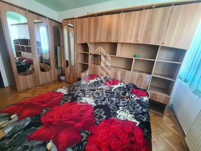 Apartament cu 3 camere, decomandat, Complexul Studentesc