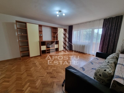 Apartament cu 3 camere in zona Girocului, centrala termica, doua bai