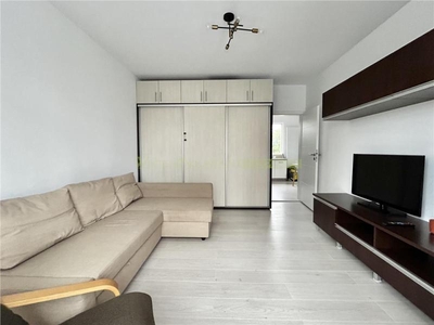 Apartament renovat doua camere Centru Civic