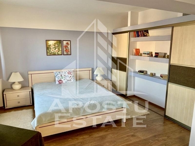 Apartament spatios cu 3 camere, pe Strada Simion Barnutiu