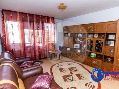 ID 3551 Apartament 3 camere - Piata Civica