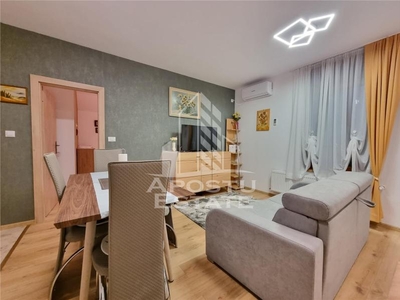 Prima inchiriere: Apartament 2 camere, cu parcare privata