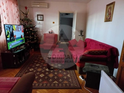 Vand apartament 2 camere Marasesti