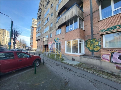 Vanzare spatiu comercial zona JudeteanGemenii, 65 mp, vitrina 5 m