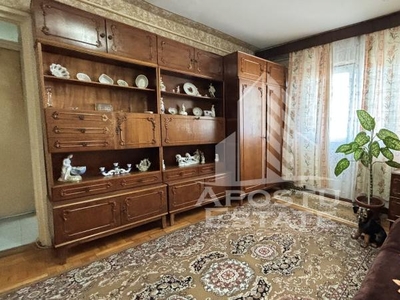 Apartament 2 camere, centrala proprie, etaj 3, Simion Barnutiu