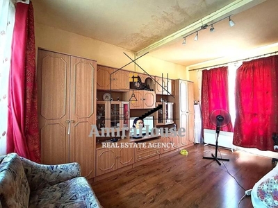 Apartament 2 camere, curte comuna, zona Centrala, Piata Mihai Viteazul