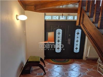 Apartament 3 camere in vila, etajul 1, zona Bdul Dacia