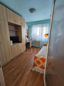 Apartament 3 camere in zona MEHEDINTI