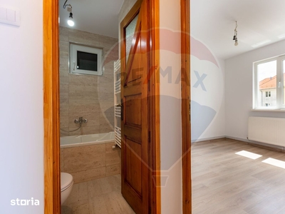 Apartament cu 2 camere de vânzare pe Str. Sinaia