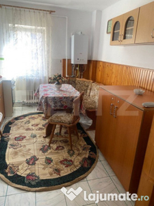 Apartament cu 2 camere, decomandat,intermediar, Aiud, zona D