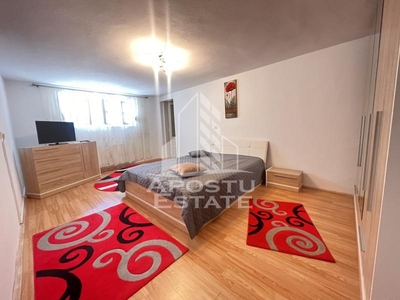 Apartament cu 3 camere, parter, la casa, intrarea separata,Girocului