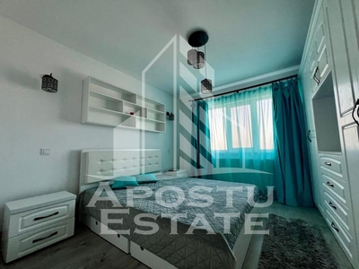 Apartament cu 3 camere, zona Vlaicu