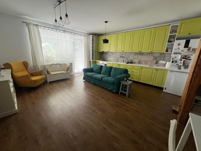 Apartament de 3 camere, 75 mp, 123 mp gradina, parcare, Subcetate