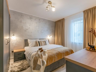 Apartament modern, mobilat, C. Istoric