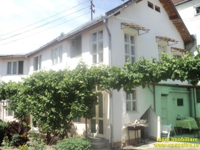 Casa de vanzare in Alba Iulia-centru - pretabil sediu firma