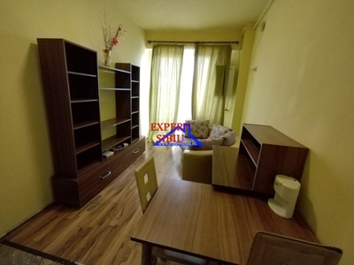 INCHIRIEZ apartament 2 camere decomandat,renovat,zona Mihai Viteazul