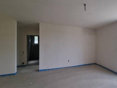 Vanzare apartament 3 camere cu gradina, zona Eroilor, Floresti!