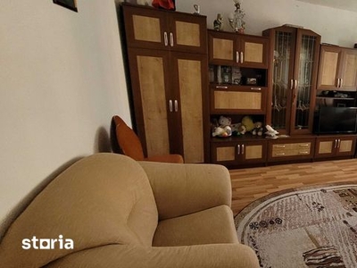 Vanzare apartament 3 camere Resita Sud