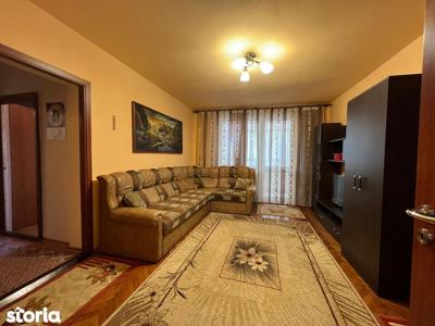 Apartament 3 camere 65 mp etaj 2 zona Unitatii Militare