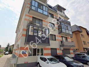 Inchiriere apartament 3 camere Rosu