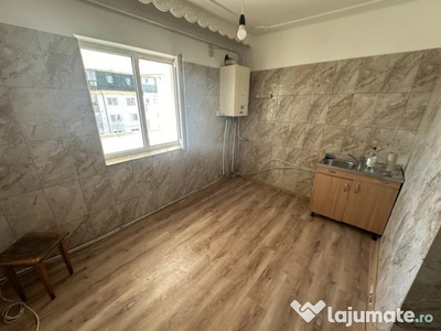 Apartament cu 3 camere si 2 bai zona Canta, Iasi